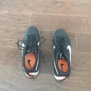 Men Nike Sneakers Size 9